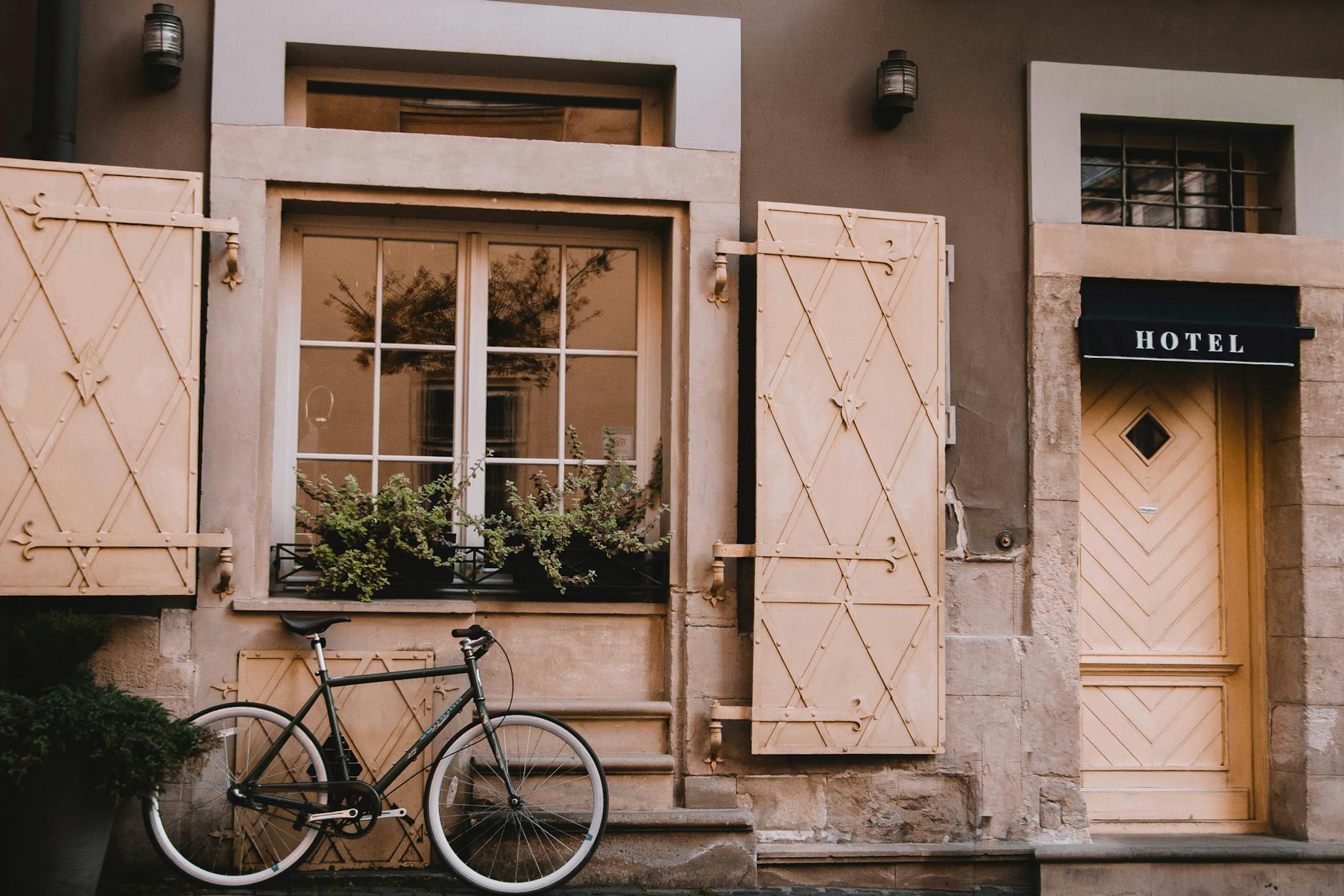 why where you stay sometimes matters more than your itinerary